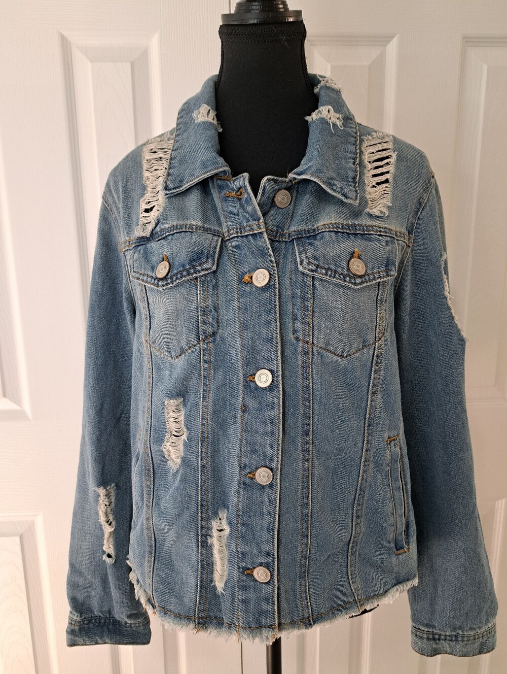 Ci Sono Distressed Light Blue Denim Jacket  Size Medium Grunge Jean 90s Y2K